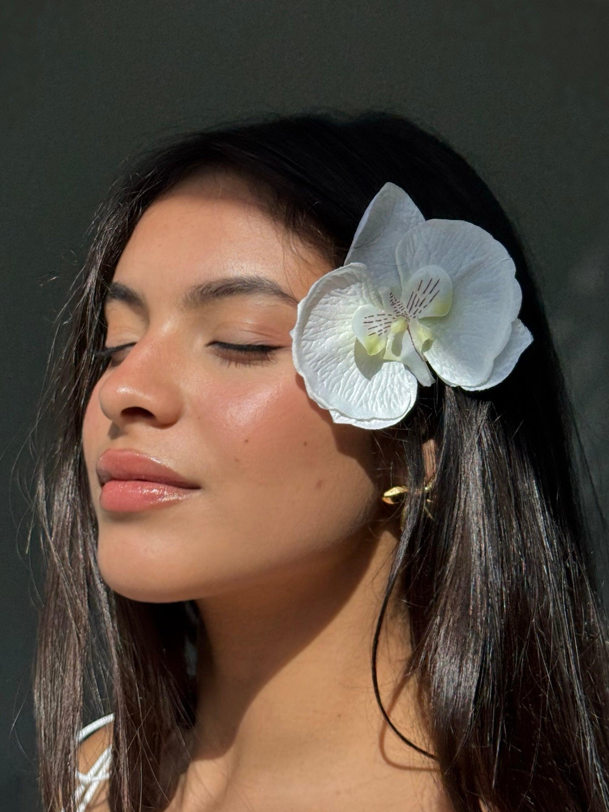 White Flower Clip