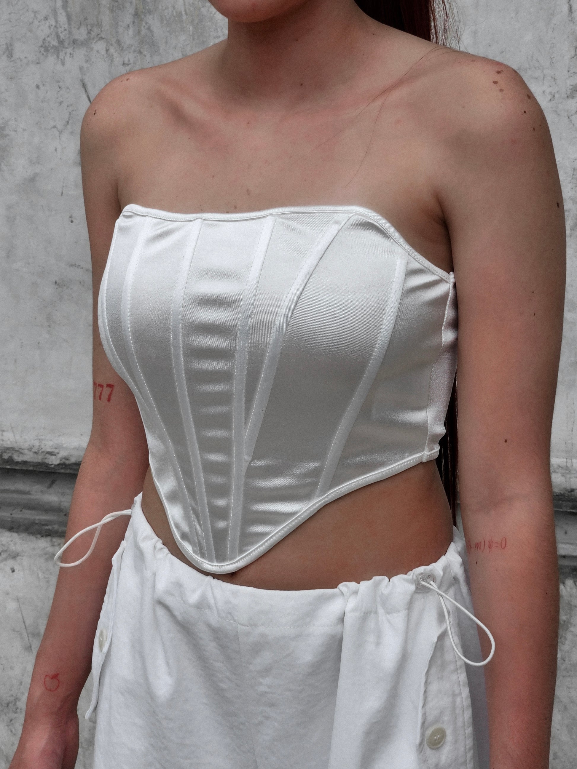 Top Satin Blanco Tipo Corset