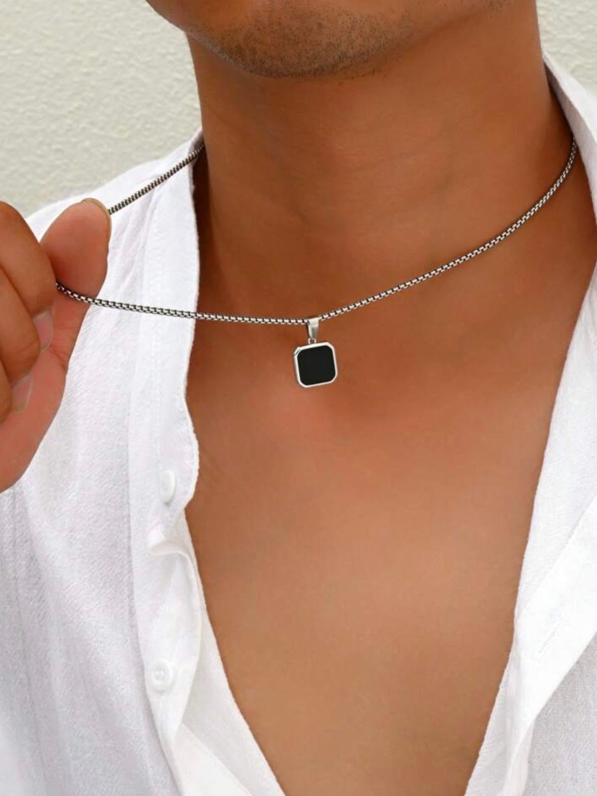 Collar Black Square Pendant